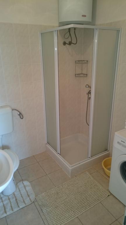 Apartment Kiko Rogoznica  Rom bilde