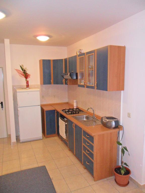 Apartment Kiko Rogoznica  Rom bilde
