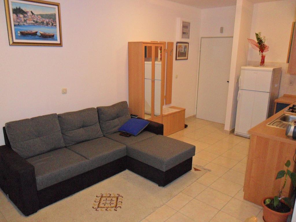 Apartment Kiko Rogoznica  Rom bilde